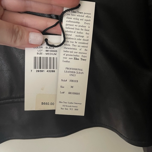 BNWT Ellen Tracy Women’s Leather Jacket Medium MSRP $650 - Picture 4 of 5
